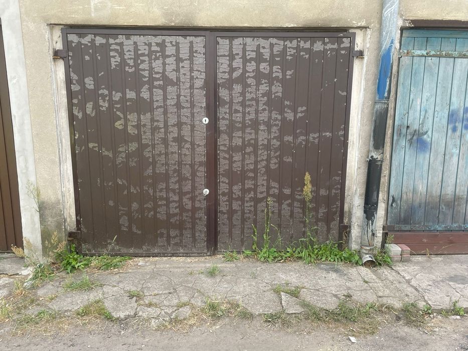 Garaż z kanałem na ul. Sobieskiego za Seco/Warwick