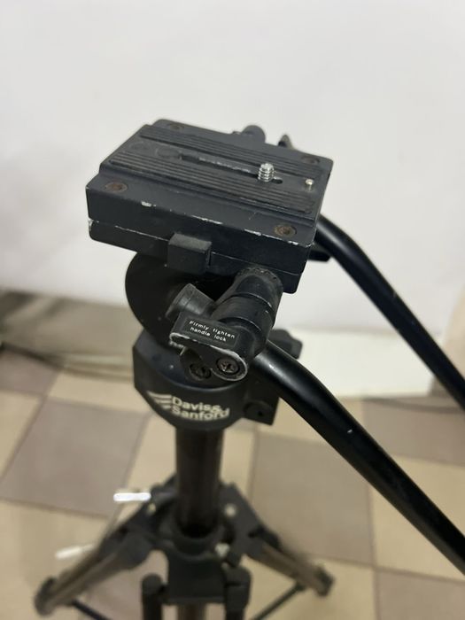 Штатив Davis & Sanford Provista V12