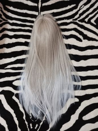 Довга рівна перука блонд з чубчиком на сіточці