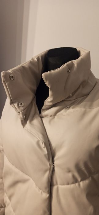 Beżowa zimowa kurtka puffer Reserved rozmiar 36 - 38