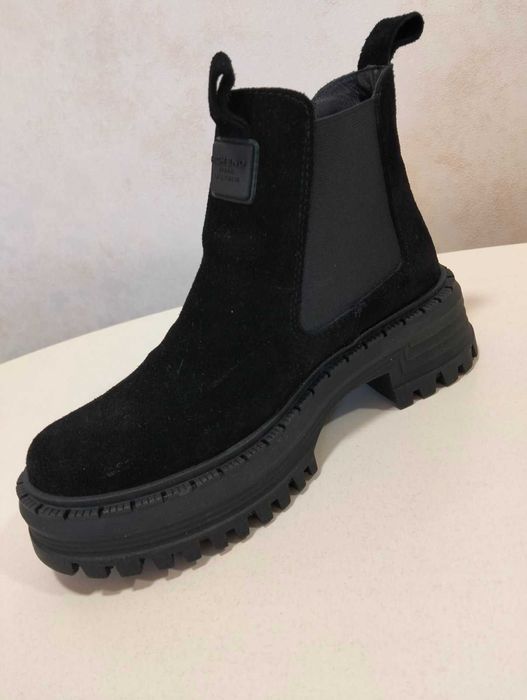 Підліткові чорні чоботи