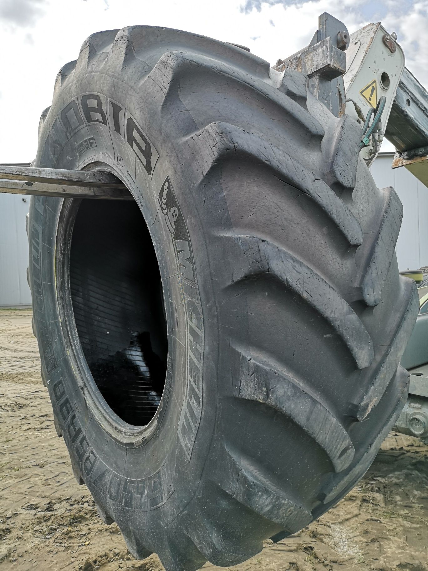 Michelin 650/85r38