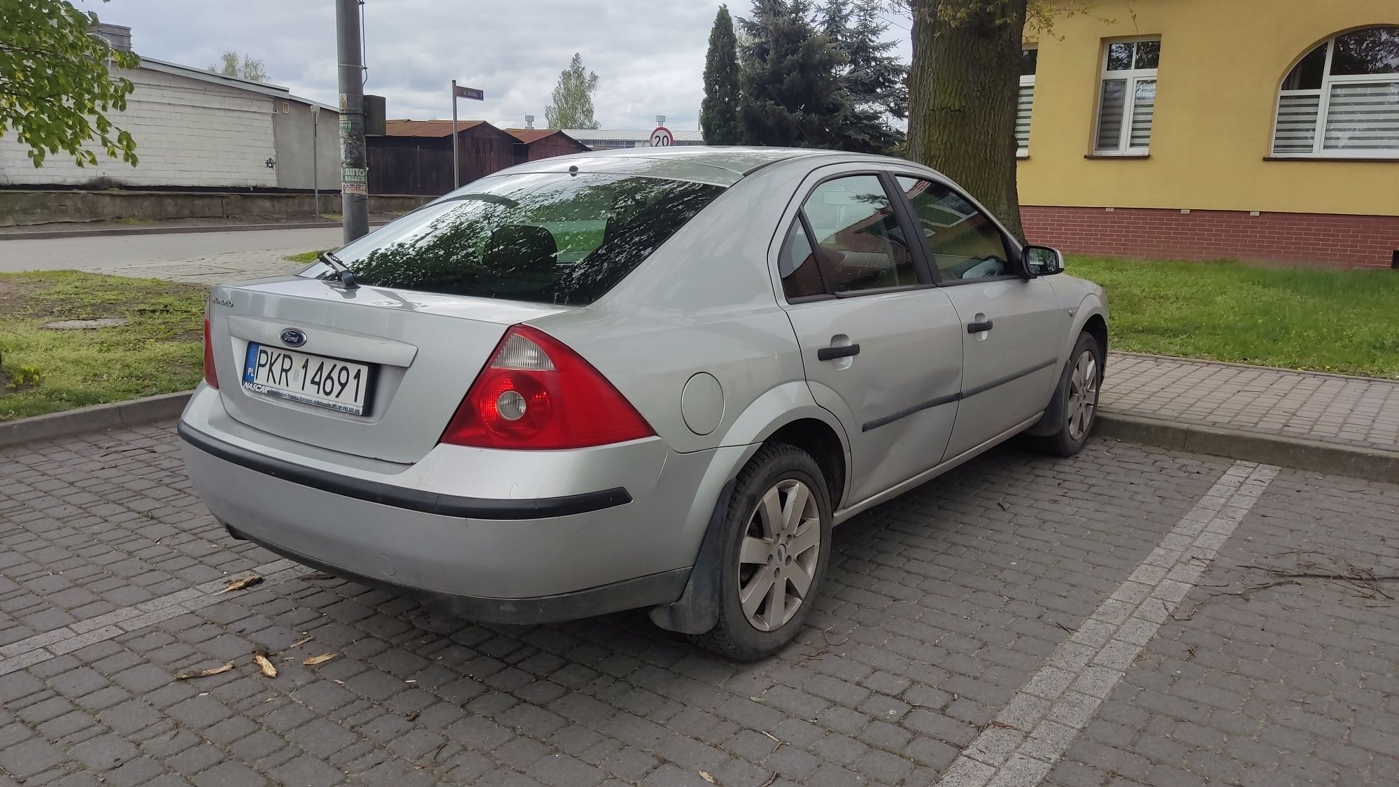 Ford Mondeo MK3 1.8 benzyna sprawna