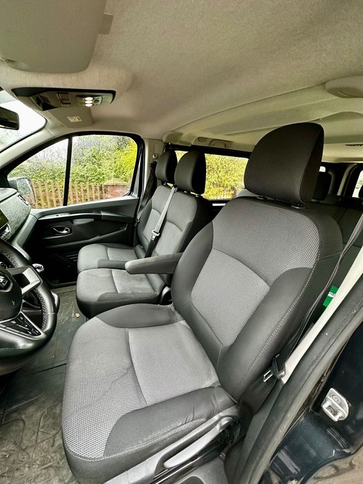 Wynajem busa Renault Trafic – 9 osób – 250 zł od pierwszej doby.