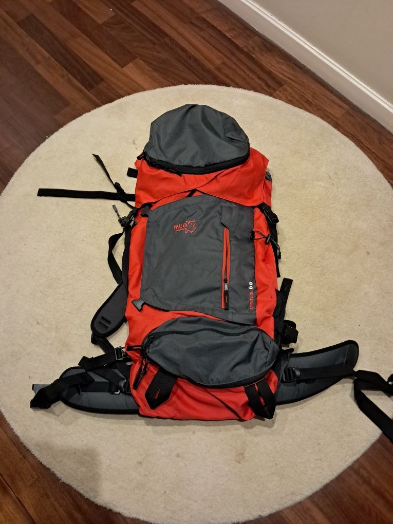 Mochila 60L com abertura à frente