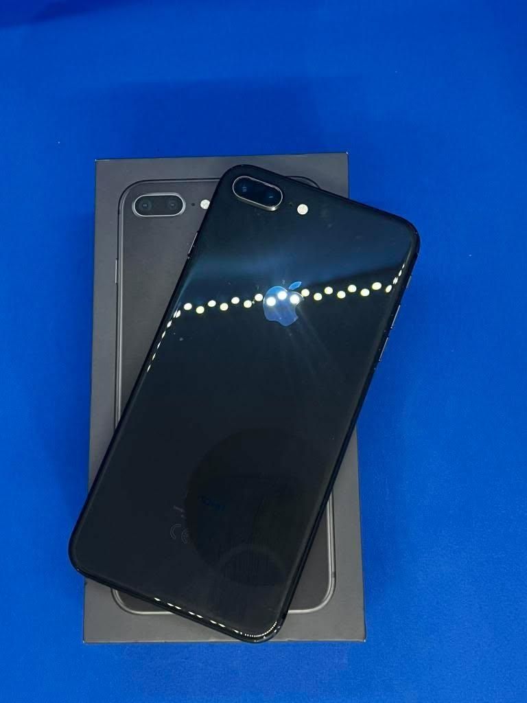IPhone 8 Plus (pudełko ładowarka]