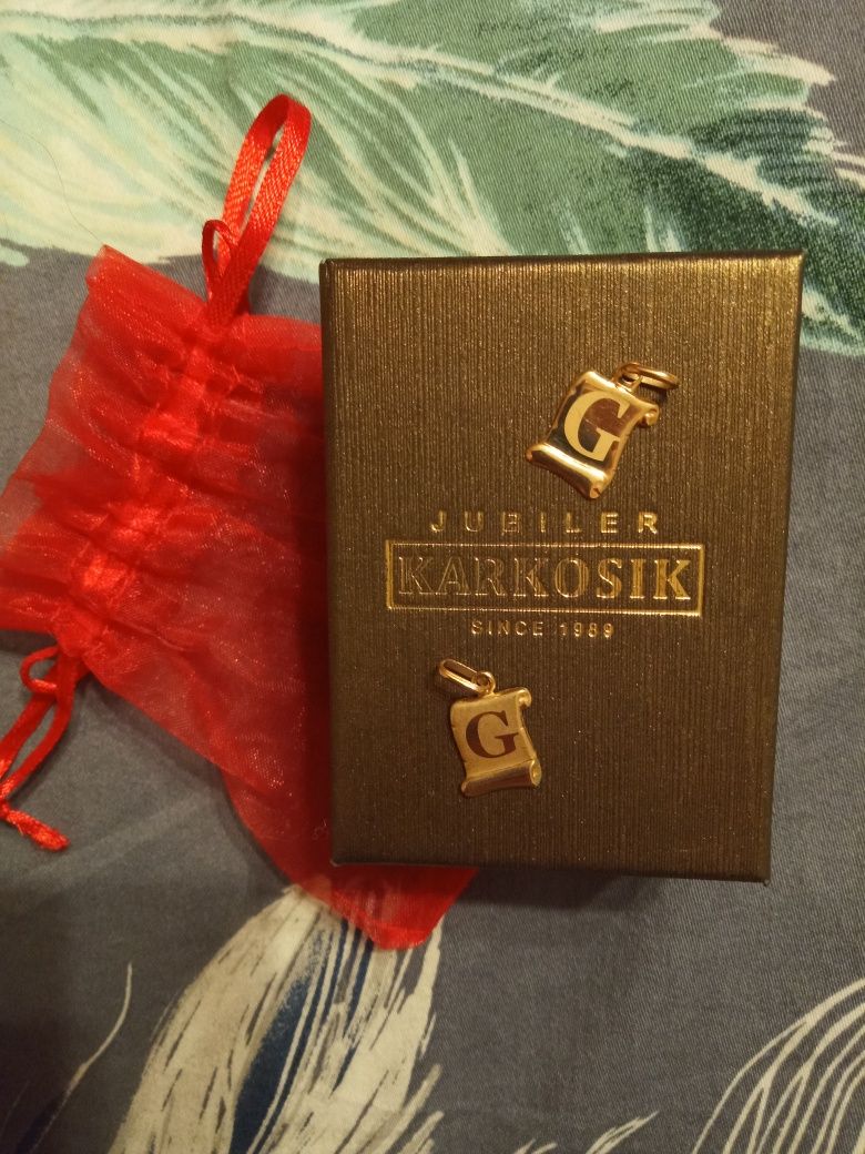 Złota literka "G" zawieszka