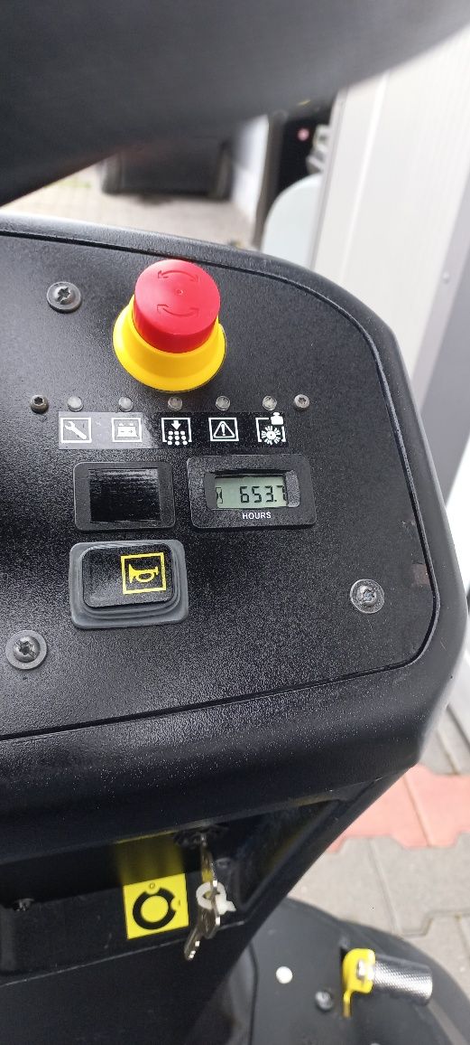 Zamiatarka Karcher KM 90/60 r