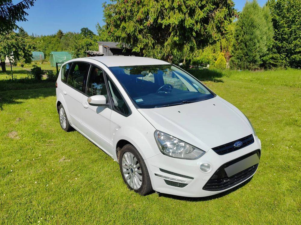 Ford S-Max Rodzinny, oszczędny, pojemny.