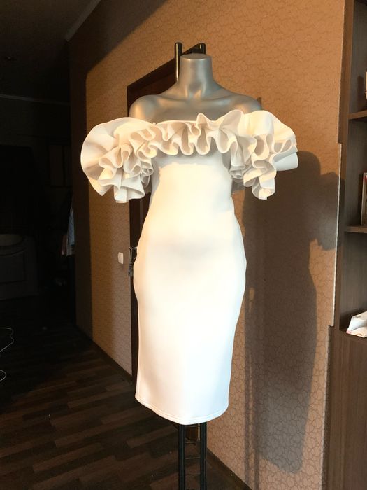 Продам белое платье