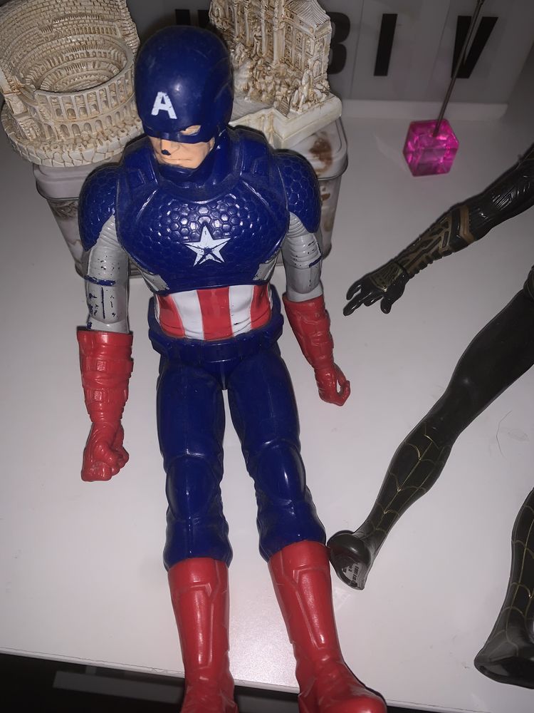 bonecos marvel (capitao america, spider man, valkyrie)