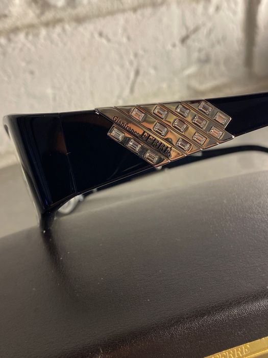 Pięknie zdobione okulary Gianfranco FERRÈ