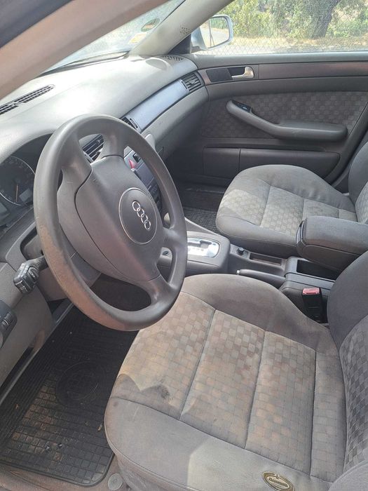 Vendo Audi A4 V6-2.4