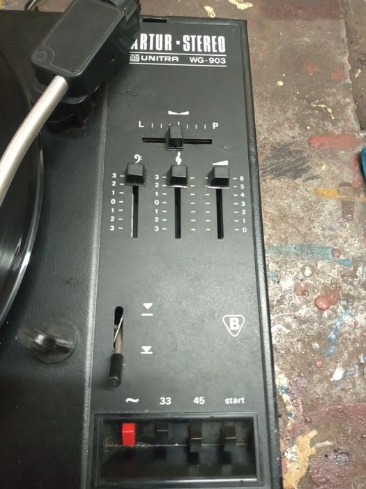 Gramofon UNITRA Artur