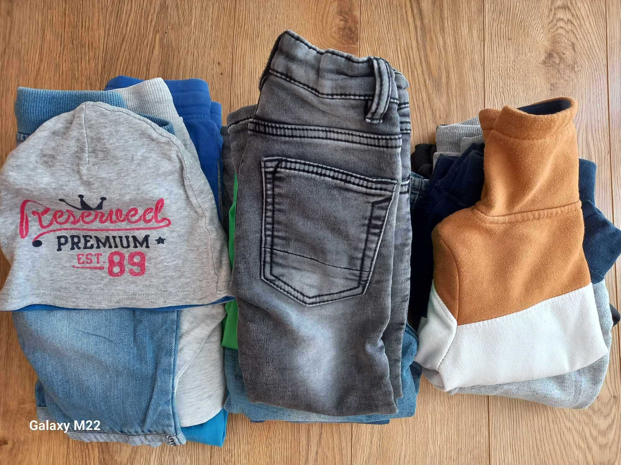 Zestaw Ubrania dla dziecka Spodnie bluza skarpetki rozmiar 110