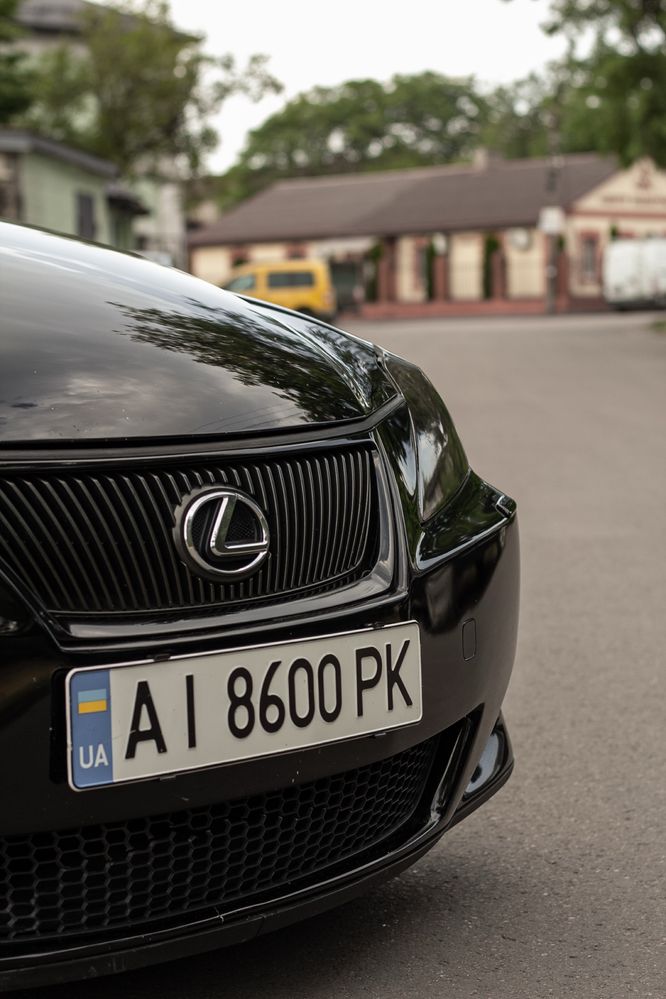 Продам LEXUS IS 250 2,5 бензин v6 Задний привод МКПП макс комплектация