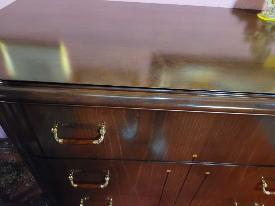 Grande cómoda - Muito bom estado geral