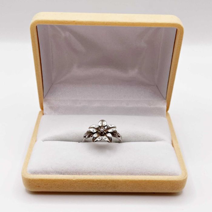 Pierścionek Warmet „Szarotka” – srebro 800 ikona polskiego designu