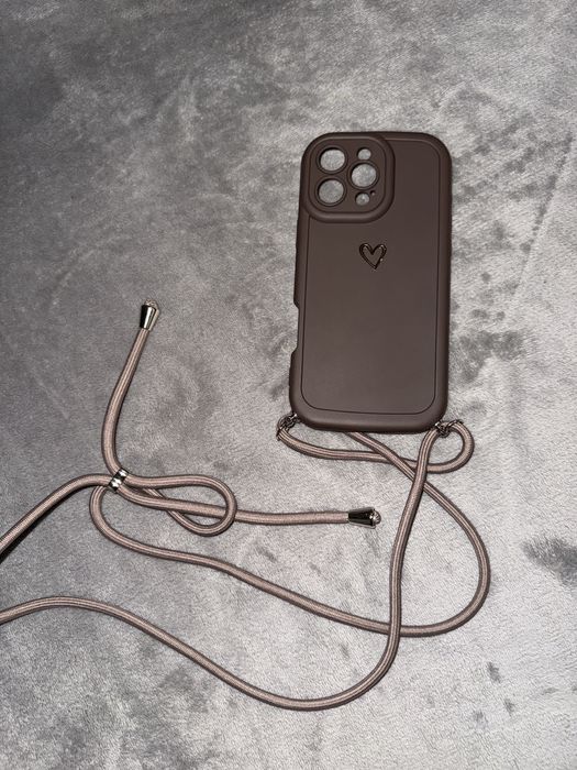 Чехол на iphone 16 pro max