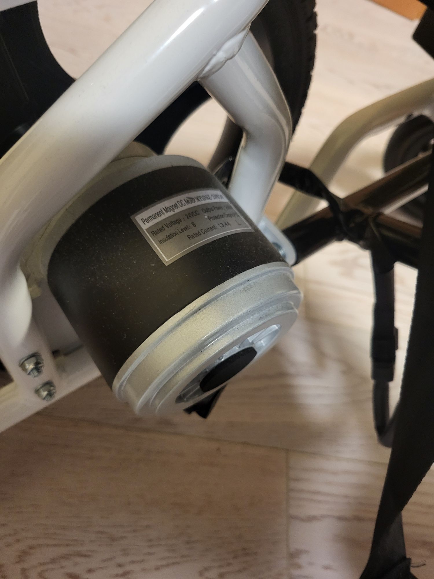 Wózek elektryczny Antar Ar52304