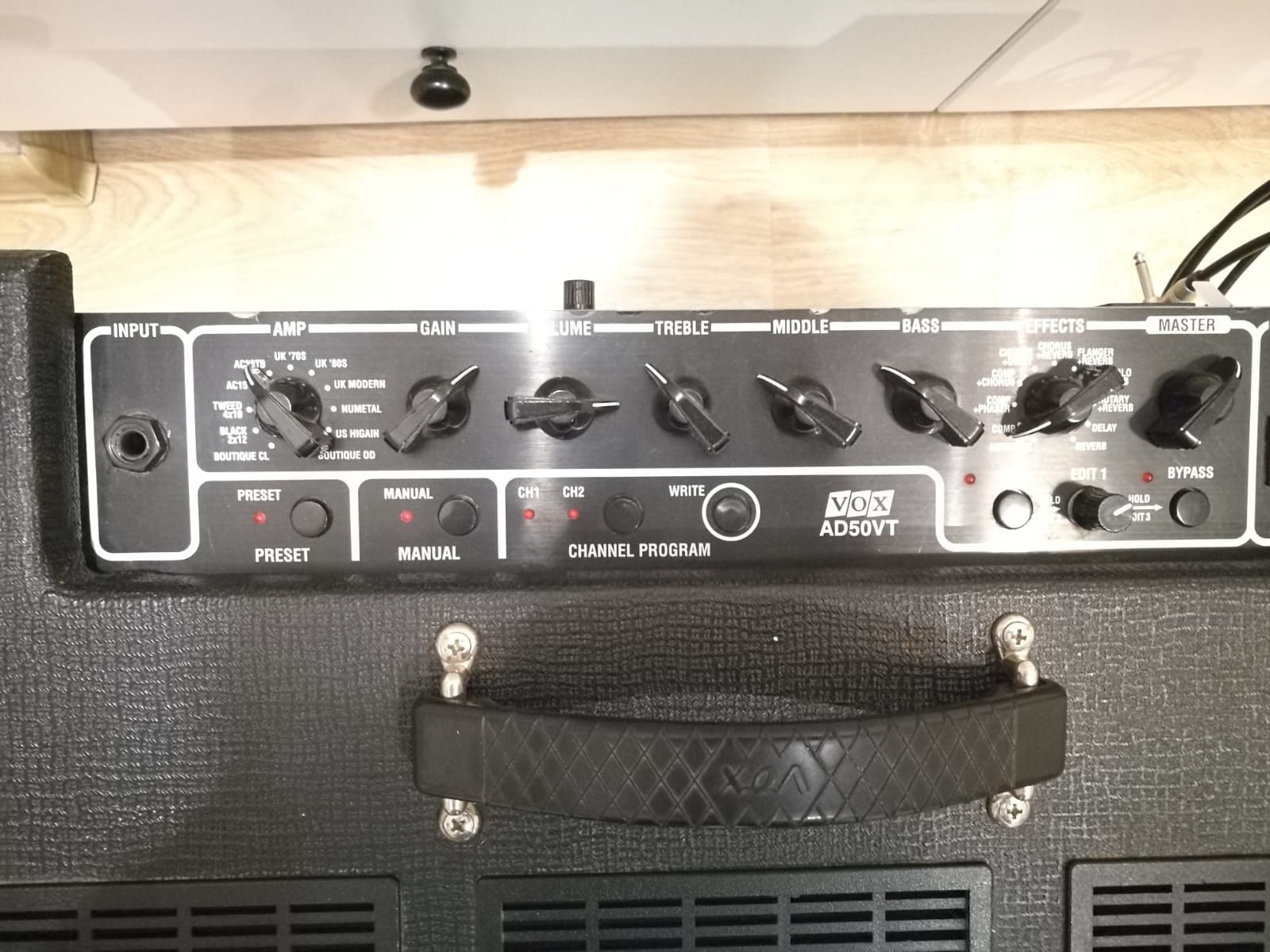 legendarny wzmacniacz gitarowy VOX AD50VT