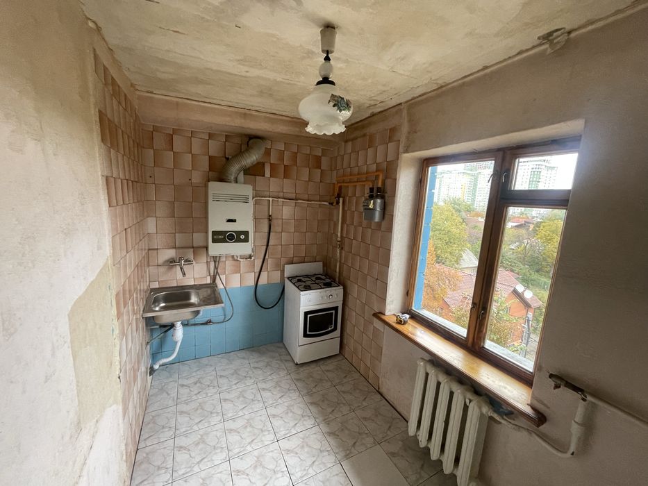 Продаж квартири в Києві біля метро Житомирська