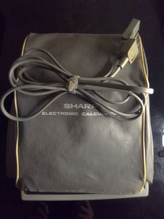 Calculadora Electrónica Vintage Sharp compet CS-221A