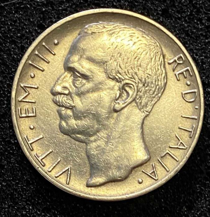 10 лір 1927 рік.Еммануїл 3.Італія.Серебро.