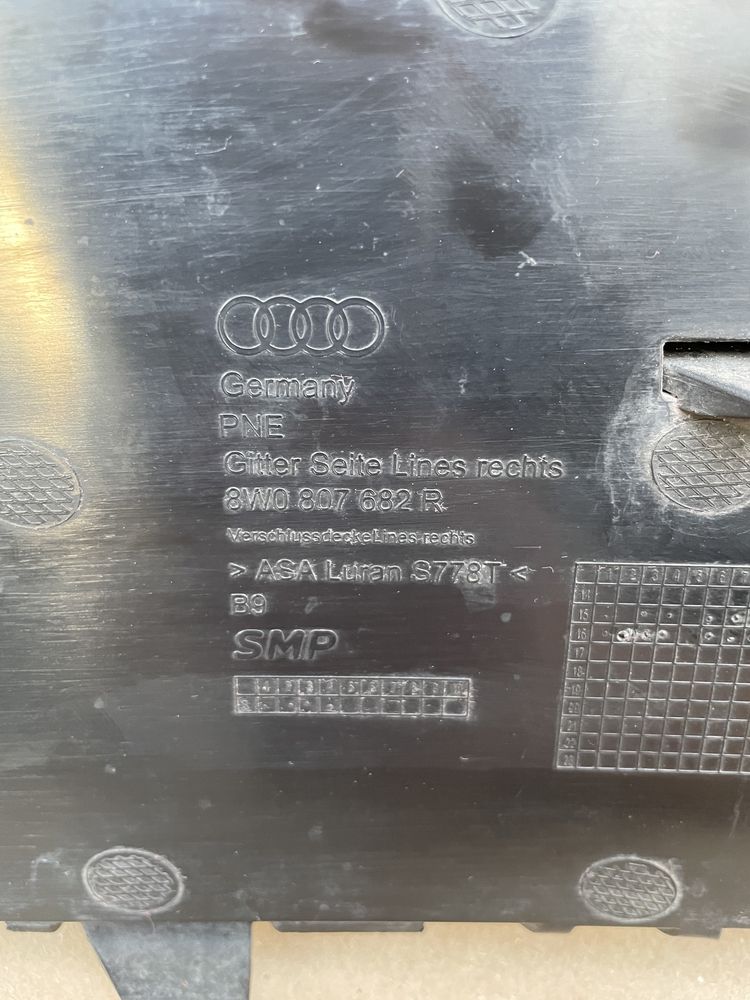 Kratka zderzaka atrapa prawa grill Audi A4 B9 2015