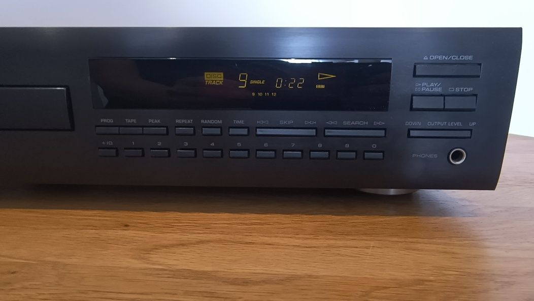 CD YAMAHA CDX -570 w bardzo dobrym stanie