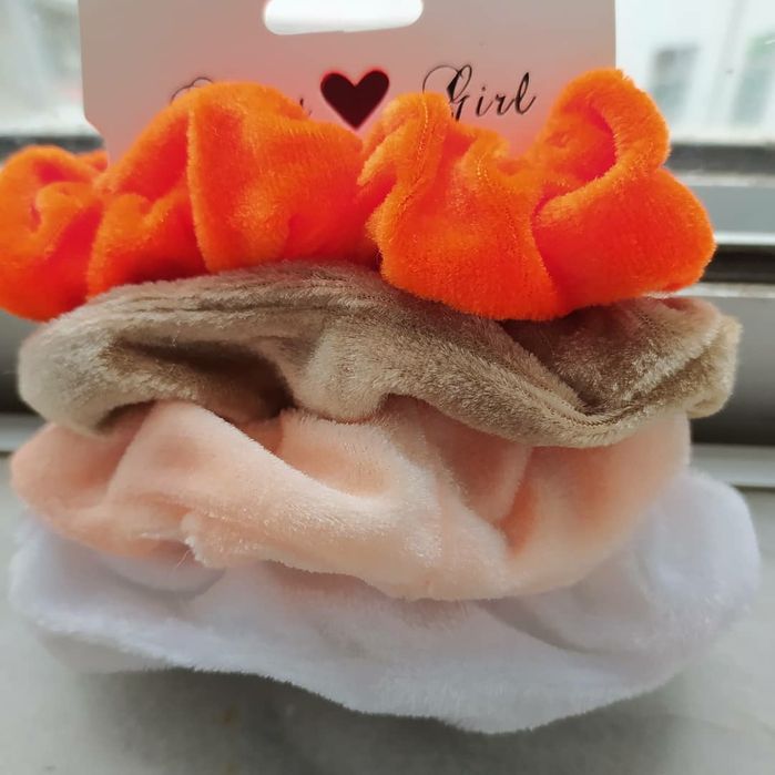 Scrunchies de veludo