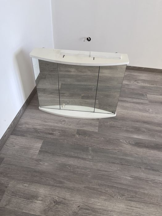 Тумба в вану з підсвіткою