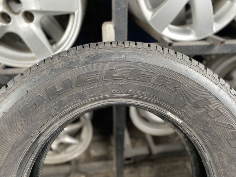 Літня резина 245/65 R-17 Bridgestone Dueler