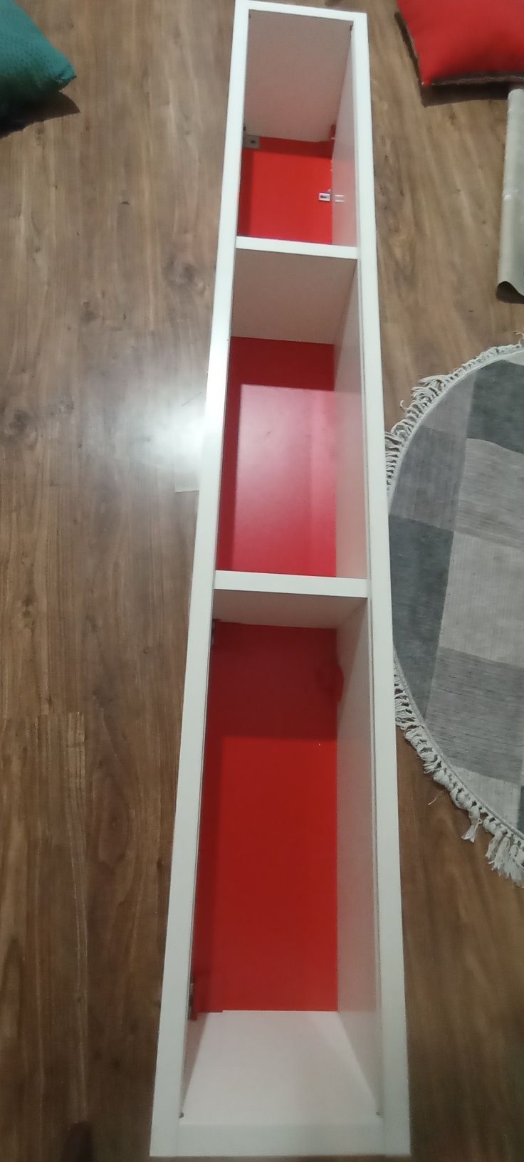 Regał półka wisząca z szybami ikea