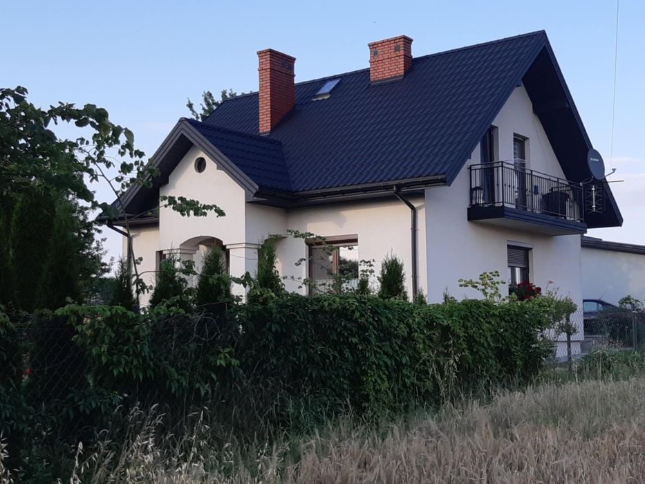 Sprzedam dom z budynkami gospodarczymi
