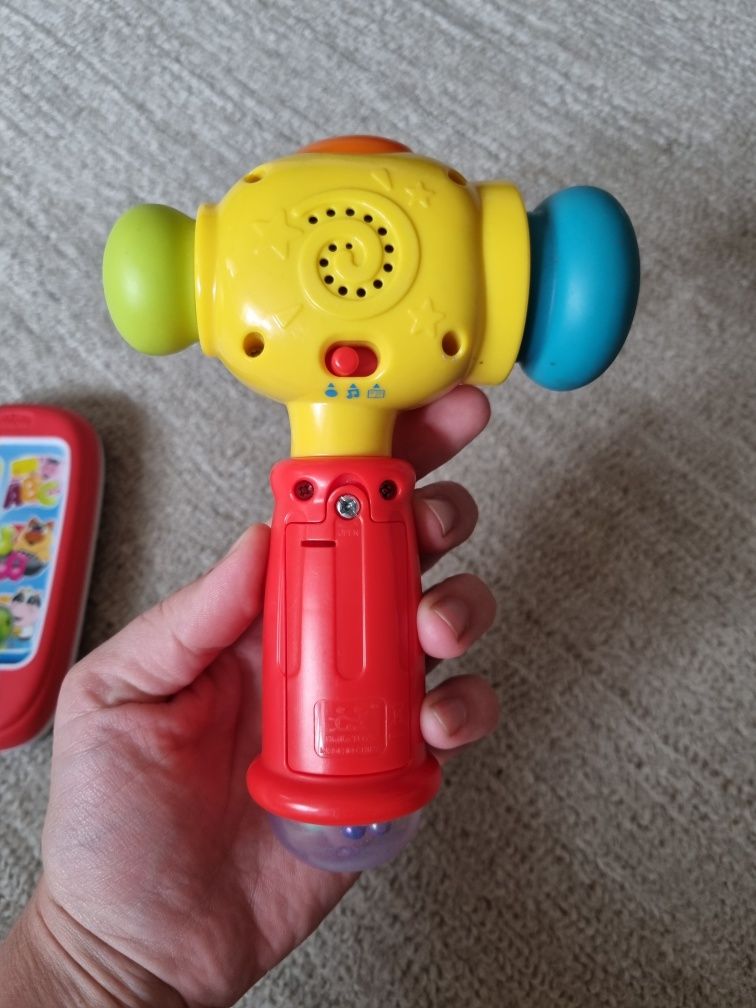 Музыкальный телефон chicco и молоток молоточек Huile Toys