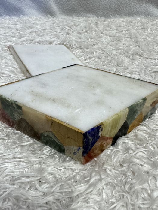 Szkatułka z kamieni Vintage