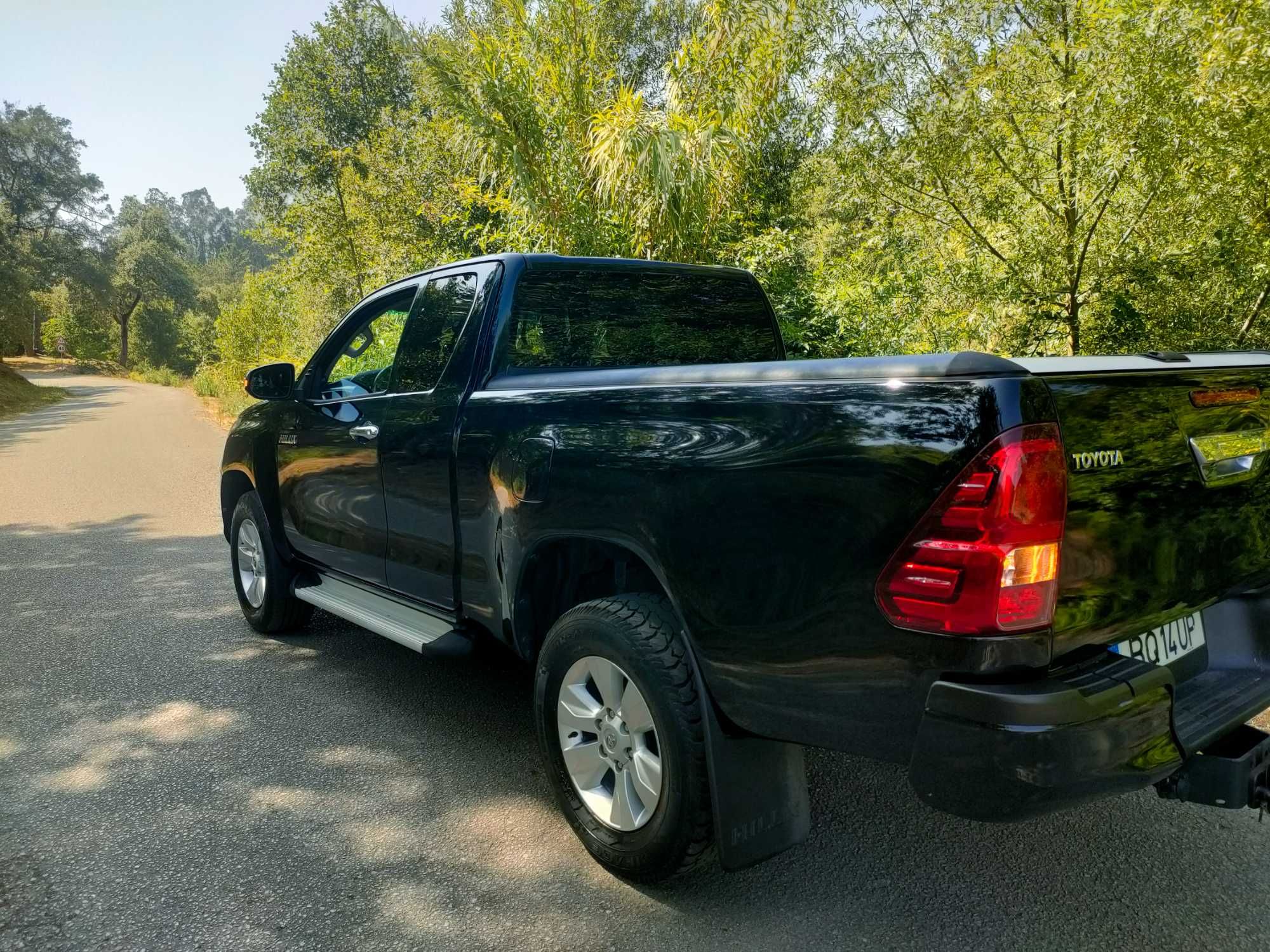 Toyota Hilux King 4x4 4 lugares