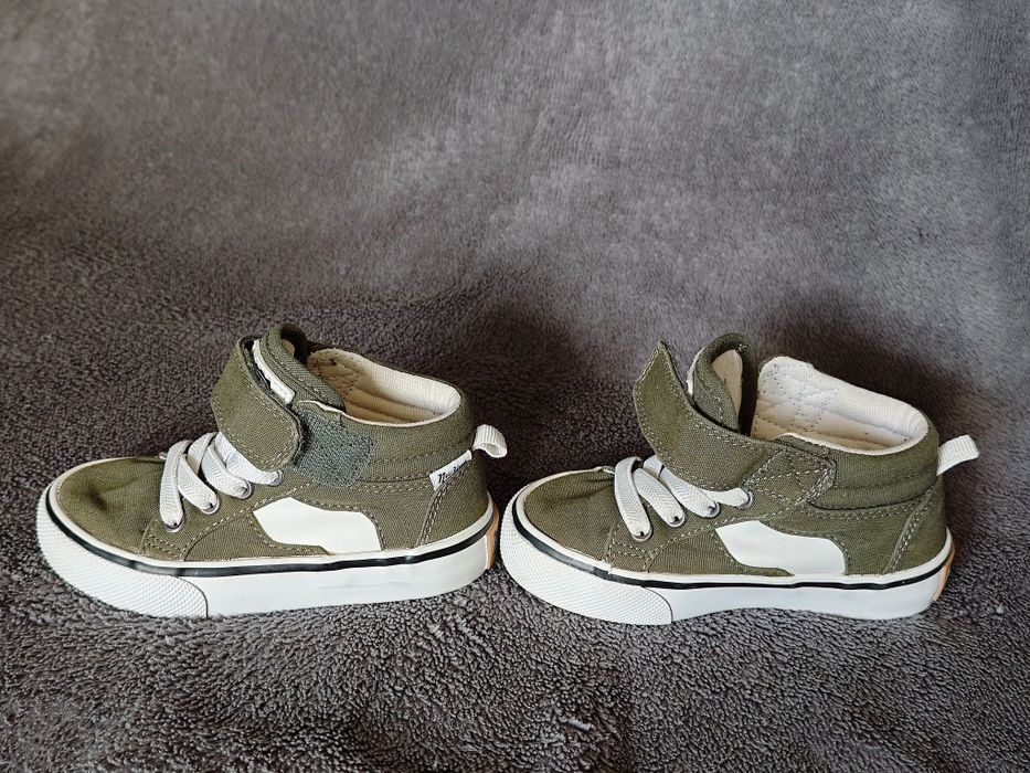 Кеди дитячі HM розмір EUR 24