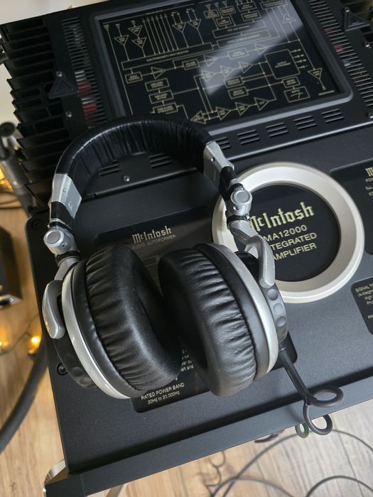 Słuchawki przewodowe Sony mdr v700 średni stan