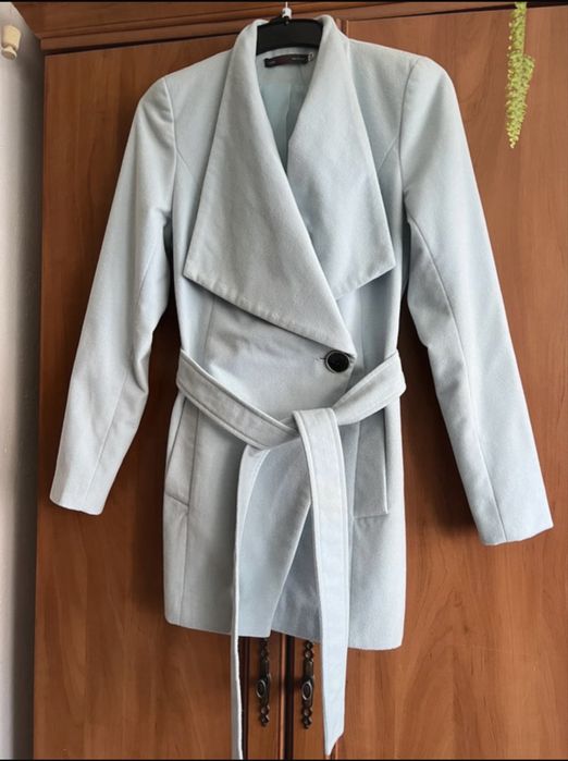 Płaszcz damski 34 jasnoniebieski – do odświeżenia