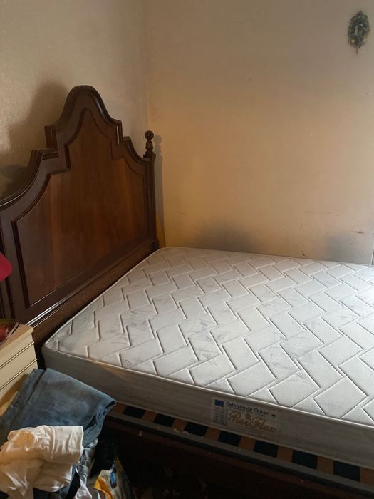 Cama de Casal - com Colchão de 1,80 *1,33