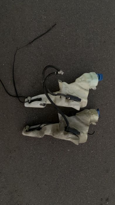 AUDI A4 B5 S4 LIFT zbiorniczek spryskiwaczy pod xenon pompka