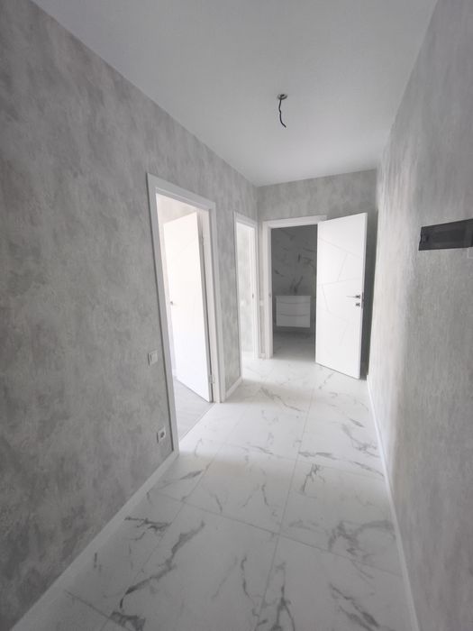 Цена с оформлением! 37 КВ.м. Новый ремонт. Без комисси.