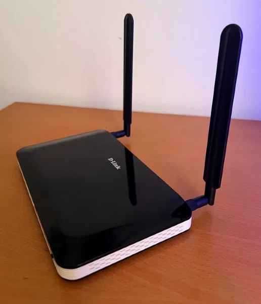 Router Wi‑Fi 4G LTE Dlink DWR‑921 na kartę sim