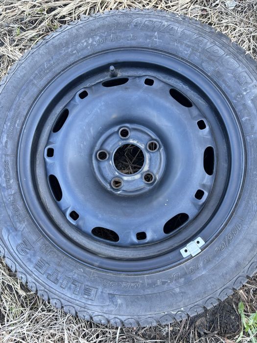 Felga z oponą R14 Volkswagen Skoda