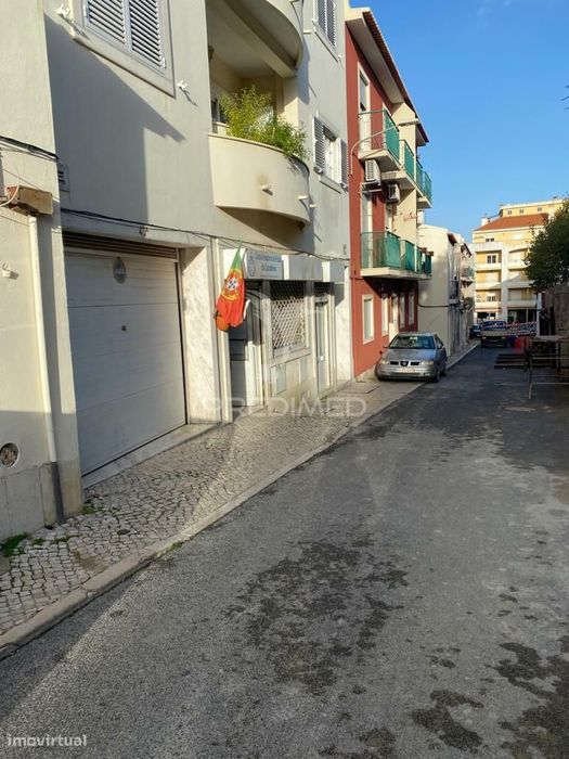 Garagem de 42m2 na Castanheira do Ribatejo