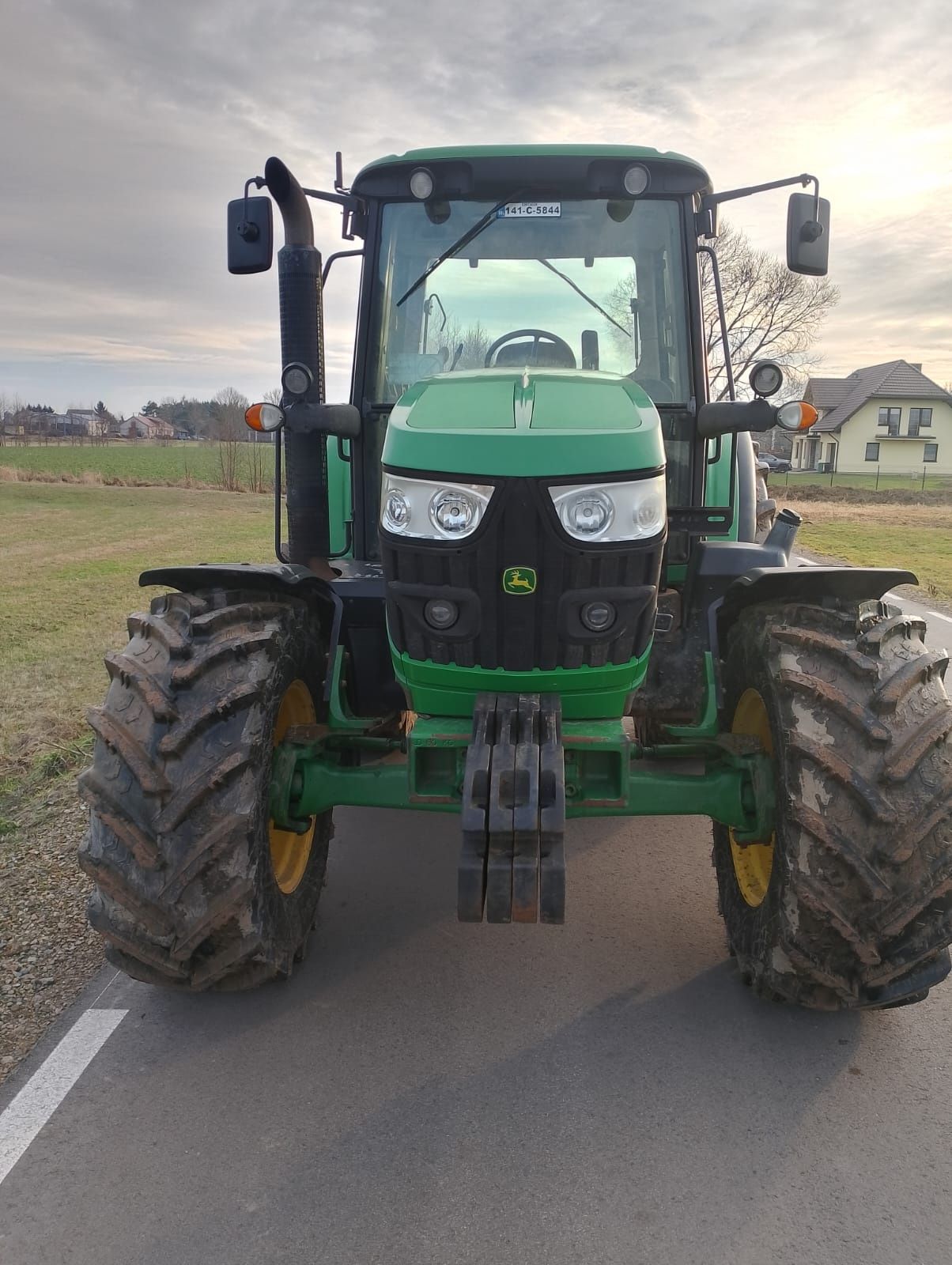 John Deere 6125M
