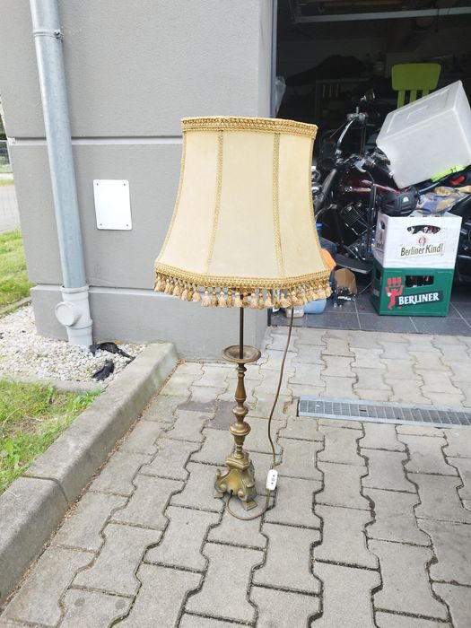 Stara lampa mosiężna