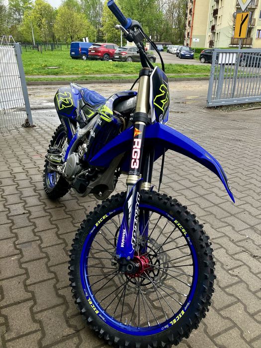 Sprzedam Yamaha YZ 450 F motocykl w doskonałym stanie.